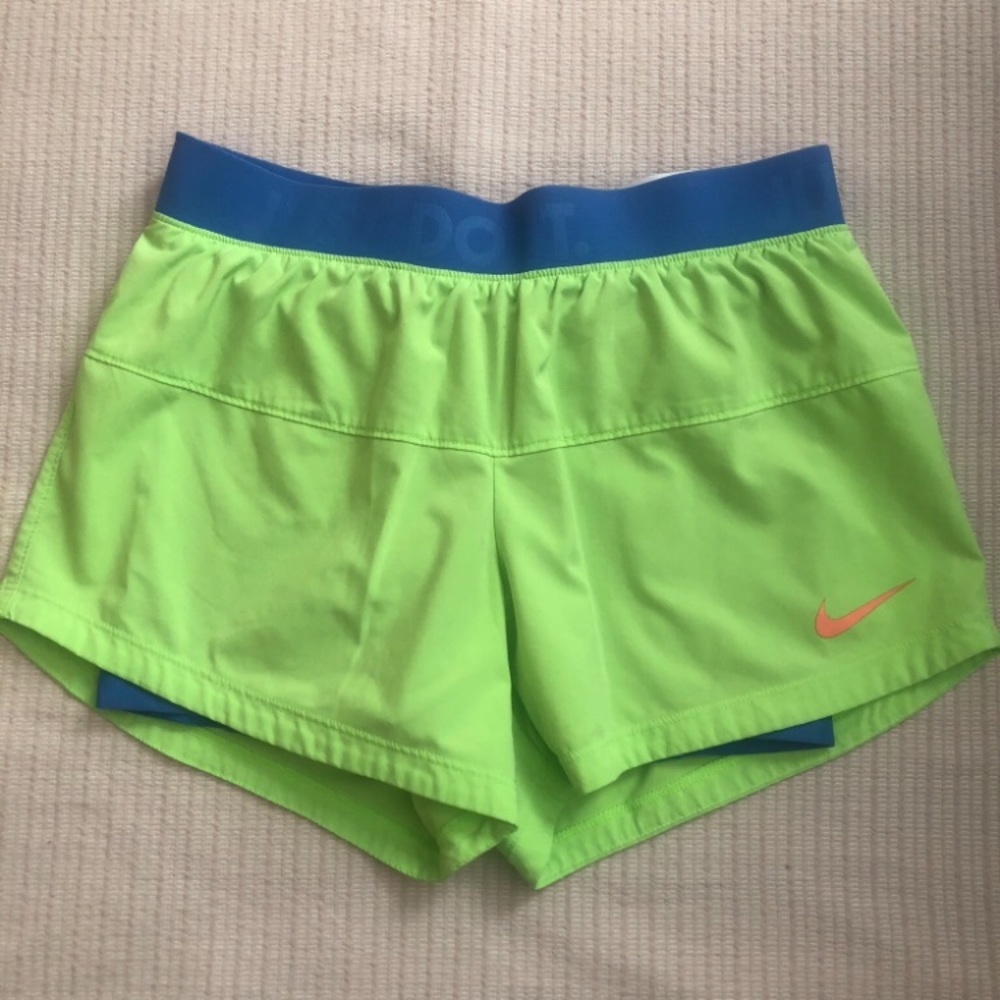 Nike dri fit shorts women small